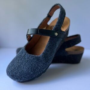 OTBT Springfield Wool Closed Toe Slingback Grey Wedges Grey 9